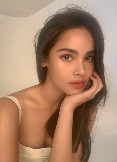 Yaya Urassaya Icons, Asian Nose, Yaya Urassaya Sperbund, Parisian Beauty, Yaya Urassaya, Urassaya Sperbund, Easy Hairstyles For Thick Hair, Pretty Skin Care, Best Poses For Pictures