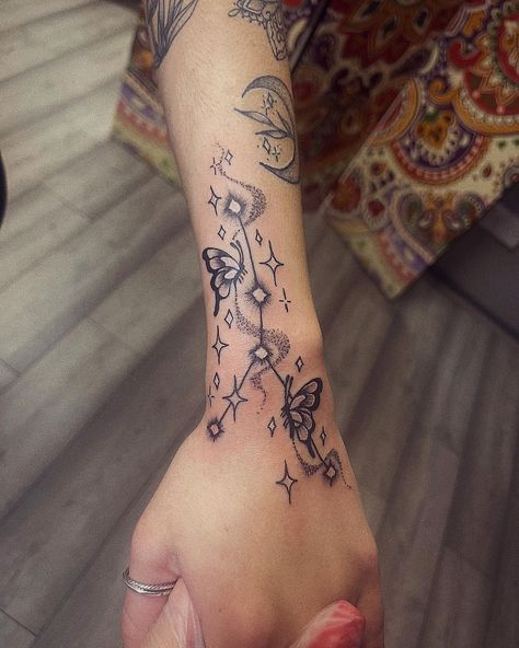 210+ Amazing Constellation Tattoos With Meanings (2022) - TattoosBoyGirl Small Tattoos Ideas, Astrology Tattoo, Horoscope Tattoos, Birthday Tattoo, Girl Arm Tattoos, Awesome Tattoo, Tattoos For Women Half Sleeve, Zodiac Tattoos, Pretty Tattoos For Women