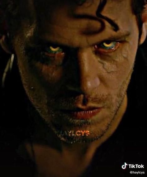 Klaus Mikaelson Photos, Klaus Mikaelson Vampire Face, Lucian The Originals, Marcel The Originals, Klaus Vampire, Elijah The Originals, Hayley And Klaus, Klaus From Vampire Diaries, Twilight Saga Books