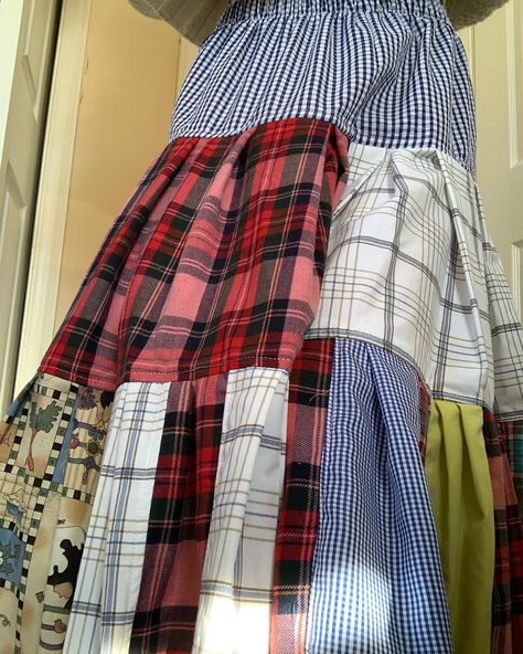 Patchwork plaid midi skirt raw hem Price: 89,99$ 🎀 Tracked and fast shipping 🎀 Discount on bundles Sizing: Will fit best sizes m Length from waist to bottom: 31 » Waist: 28 » stretches to 30 » Size of the model: Waist: 27 » Height: 5’5 Bust: 34.5 » / 32DDD ** Most pieces are made with vintage fabrics so they can have minor imperfections. Very noticeable imperfections will be shown in the pics. I try to wear bright undergarments to show to opacity of the piece. Keywords: Coquette Ruf... Plaid Patchwork Skirt, Plaid Midi Skirt, Patchwork Skirt, Vintage Fabrics, Midi Skirt, Im Not Perfect, Bundles, Plaid, Skirt