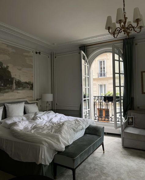 In The Middle, The Middle, Balcony, Apartment, Paris, Bedroom, Bed