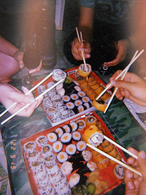 Ramen With Friends Aesthetic, Sushi Night Aesthetic, Sushi With Friends, Autumn Sleepover, Eating With Friends, Dream Sleepover, Gals Night, Aesthetic Sushi, Yo Sushi