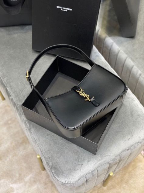 Yves Saint Laurent Bags, Aesthetic Iphone, Wholesale Bags, Mode Inspo, Genuine Leather Bags, Saint Laurent Bag, Black Bag, Kylie Jenner, Luxury Bags