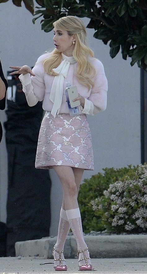 Chanel Scream Queens Outfit, Chanel Oberlin Aesthetic, Scream Queens Aesthetic, Scream Queens Outfits, Chanel Scream Queens, Scream Queens Chanel, Scream Queens Fashion, Estilo Blair Waldorf, Emma Roberts Style