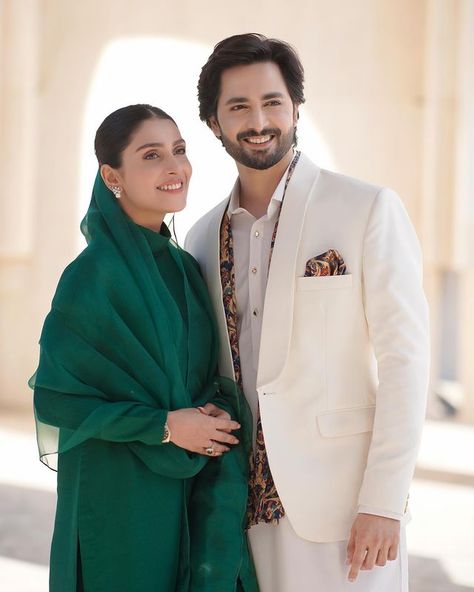 Ayeza Khan on Instagram: “Happy Independence day 🇵🇰” Ayeza And Danish, Pakistani Couple, Ansab Jahangir, Danish Taimoor, Pakistani People, Pakistani Culture, Ayeza Khan, Pakistani Dresses Casual, Beautiful Pakistani Dresses