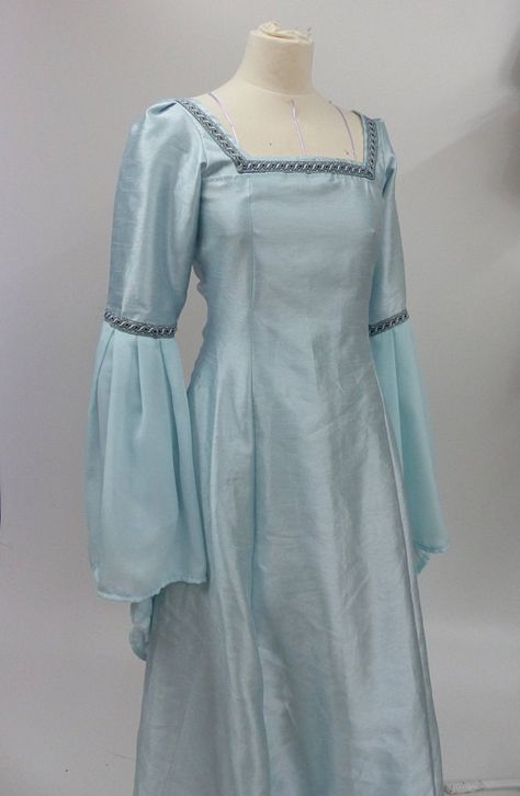 Medieval Fantasy Dress Blue, Pale Blue Fantasy Dress, Blue Medieval Dress Princesses, Light Blue Medieval Dress, Blue Fantasy Outfit, Medieval Dress Blue, Simple Princess Dress, Blue Fantasy Dress, Princess Dress Medieval