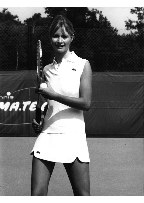 Women’s photo shoot, date unknown © LACOSTE archives Lacoste Outfit Women, Tennis Fashion Editorial, Lacoste Outfit, Tennis Aesthetic, Gymwear Outfits, Cute Outfit Ideas, We Rock, Tennis Style, European Girls