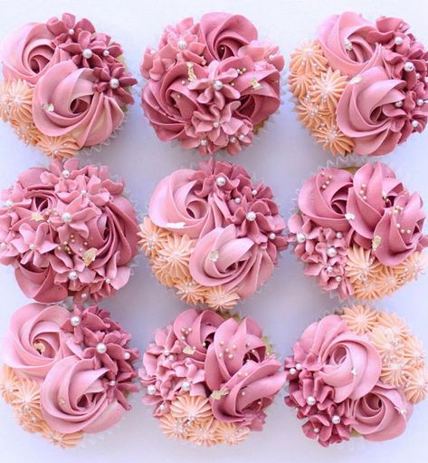 Sweet Treat Cupcake Ideas For Any Celebration : Burgundy and Peachy Hues Cupcake Catering, Cute Cupcake Ideas, Cupcake Colors, Creative Cupcake Recipes, Wedding Cake And Cupcakes, Cupcake Piping, Elegant Cupcakes, Patisserie Fine, Ideas Cupcakes