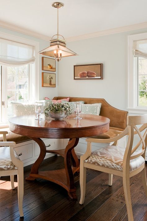 Create a Cozy Breakfast Nook with a Round Dining Table - Town & Country Living Breakfast Nook Curtains, Coin Banquette, Corner Banquette, Banquette Dining, Banquette Seating In Kitchen, Corner Seating, Kitchen Banquette, Kitchen Transitional, Transitional Dining Room