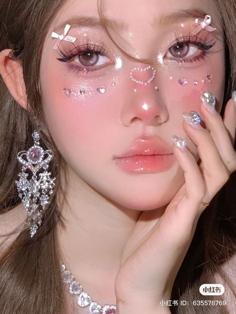 #chinesemakeup Concert Makeup, Doll Eye Makeup, Rave Makeup, Ethereal Makeup, Applying Makeup, Fairy Makeup, Cute Makeup Looks, Asian Eye Makeup, Creative Makeup Looks