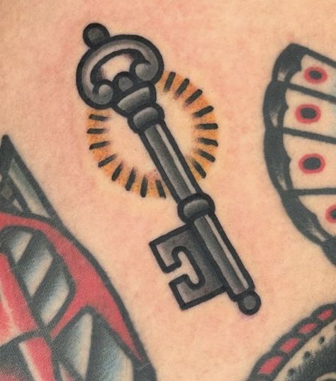 Old School Key Tattoo, Lock And Key Tattoo, Skeleton Key Tattoo, Traditional Tattoo Drawings, Key Tattoo, American Traditional Tattoo, Key Lock, Lock And Key, American Traditional