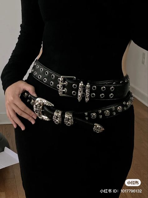 Rocker Chick Outfit, Chick Outfit, 2000s Streetwear, Outfits 2000s, Rocker Chick, 2000s Clothes, Statement Belt, Badass Style, Dark Feminine Aesthetic