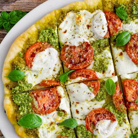 Pizza With Fresh Mozzarella, Fresh Mozzarella Pizza, Pesto Flatbread Pizza, Yogurt Pizza, Mexican Lasagna Recipes, Caprese Pizza, Pesto Pizza Recipe, Healthy Pesto, Mozzarella Pizza