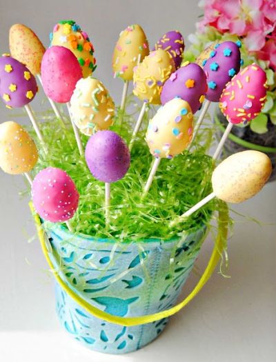 Easter Egg Cake Pops Egg Cake Pops, Easter Egg Cake Pops, Cake Pop Bouquet, Easter Cake Pops, Easter Egg Cake, Egg Cake, Shaped Cake, Easter Baking, Easter Goodies