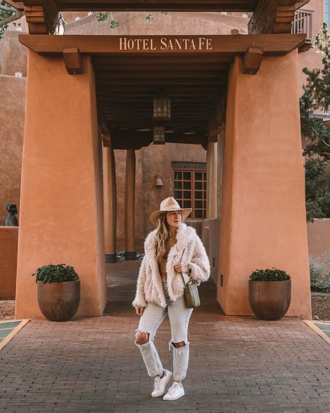 From epic shopping adventures to historic train rides and the best margarita in town, here are 21 of the best things to do in Santa Fe, New Mexico. Make sure to add these to your Santa Fe New Mexico travel bucket lists. #TheCityDifferent | santa fe bucket list | santa fe things to do in | santa fe new mexico things to do in | what to do in santa fe new mexico | what to see in santa fe new mexico | things to see in santa fe new mexico | top things to do in santa fe new mexico Santa Fe New Mexico Outfits Fall, Santa Fe New Mexico Fashion, New Mexico Fall Outfit, New Mexico Outfits Spring, New Mexico Travel Outfits, Outfits For Santa Fe Nm, Santa Fe Fashion Outfits, Santa Fe Outfits Spring, Santa Fe Clothing Style