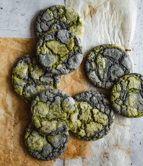 Black Sesame Seed & Matcha Cookies - Best of Vegan Matcha Cookies Recipe, Quick Easy Vegan Recipes, Sesame Cookies, Matcha Cookies, Quick Easy Vegan, Black Sesame Seeds, Natural Alternatives, Sesame Seed, Pumpkin Chocolate Chips