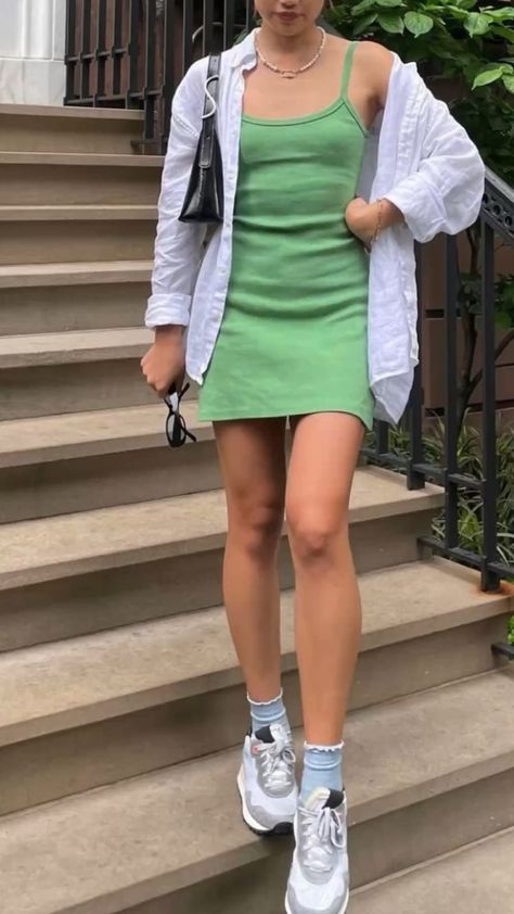 Sporty Dress Outfit, Shirt Over Dress, Tennis Dress Outfit, Linen Shirt Outfit, Green Dress Outfit, Casual Mini Dress, Spring Outfits Dresses, Back To School Outfit, Mini Dress Outfits