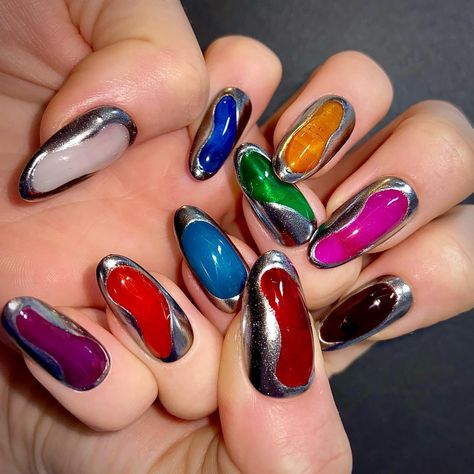 🪼 JELLY JEWELS 🪼 we looooove a jelly jewel tone moment 💙💜❤️🧡💚 luxury press on nails are a bit like jewelry - you can easily pop on a set to match your outfit or occasion, then REUSE them several more times! 💎💅🏻 what a concept! nail set concept from @cheekydevil_nails @apresnailofficial jelly gels, medium round tips @vettsystore jelly gels @functionofvex heavy metal chrome @madam_glam perfect black @makartt_official rhinestone glue @miasecret glass finish #pressonnails #pressonnailsfo... Jelly And Chrome Nails, Maxamilist Nails, Nail Designs Long Nails, Jewel Tone Nails, Jewel Nails, Pop Nails, Madam Glam, Luxury Press On Nails, Nail Art Salon