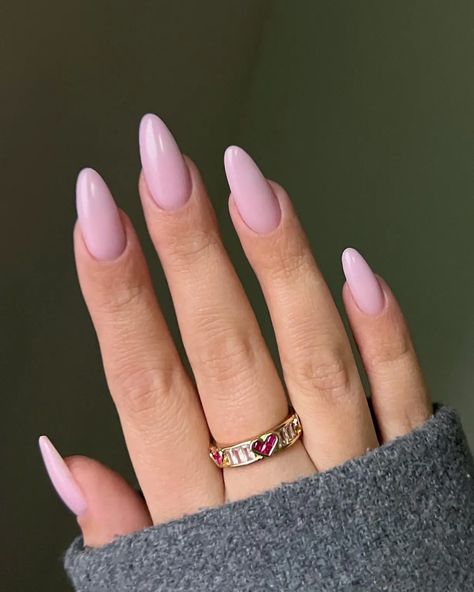 Pink Spring Almond Nails 2024: Trendsetting Styles for the Fashion-Forward Woman - divagaze.com Almond Nails For Spring, Gel Almond Nails, Spring Almond Nails, Nails Guide, Pink Spring Nails, Army Nails, Trendy Shades, Cute Short Nails, White Nail Designs