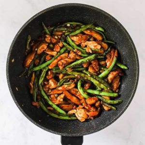 No-Fuss Chicken and Green Bean Stir Fry - Lena's Kitchen Chicken And Green Bean Stirfry, Green Bean And Chicken Stir Fry, Chicken And Green Bean Stir Fry, Chicken And Green Bean, Green Bean Stir Fry, Bean Stir Fry, French Green Beans, 30 Minute Dinners, Chicken Stir Fry