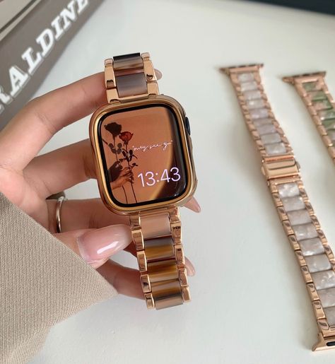 Trendy Watches Women, Watch Bands Women, Apple Watch Bands Women, Apple Watch Fashion, Gold Apple Watch, Ultra Series, Apple Watch Ultra, Metal Bracelet, Black Sapphire