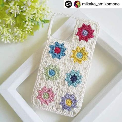 Crochet Flower Granny Square Pattern, Crochet Phone Cover, Crochet Flower Headbands, Flower Jewelry Designs, Crochet Necklace Pattern, Crochet Phone Cases, Crochet Mobile, Crochet Case, Crochet Tutorial Pattern