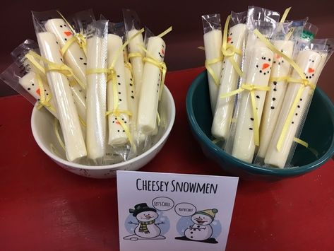 1st Grade Winter Party, Snowman Snacks, Classroom Party Ideas, Winter Party Foods, Classroom Winter Party, Snowman Christmas Party, Class Party Activities, Christmas Party Menu, Classroom Holiday Party