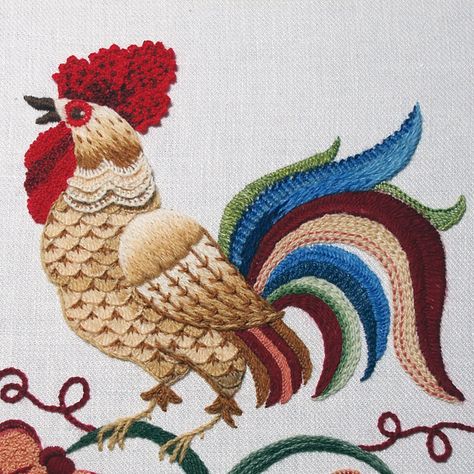 Bordado Jacobean, Crewel Embroidery Tutorial, Jacobean Embroidery, Crewel Embroidery Patterns, Crewel Embroidery Kits, Wool Embroidery, Learn Embroidery, Embroidery Patterns Free, Crewel Embroidery