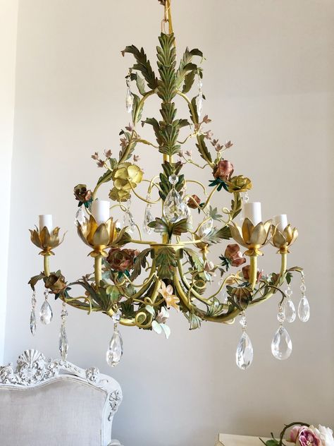 Floral Chandelier, Gold Chandelier, Dream Room Inspiration, Dream House Interior, Cute Room Decor, Dream Decor, Dream House Decor, Aesthetic Room Decor, My New Room