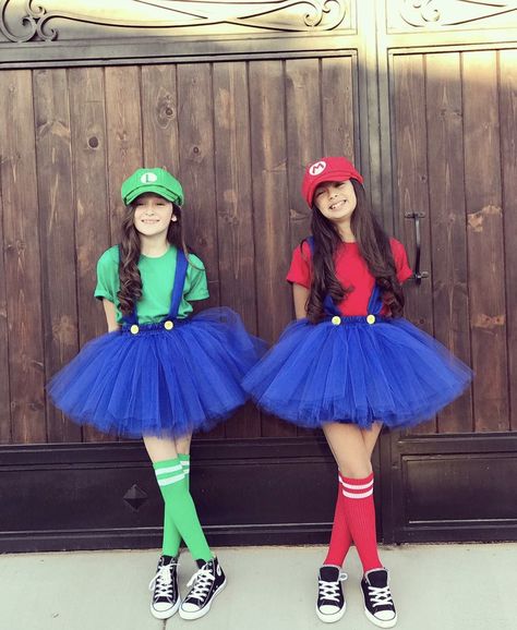 Mario Girl Costume, Mario Girl, Mario Costume Diy, Mario And Luigi Halloween, Luigi Halloween Costume, Mario Bros Costume, Mario Halloween Costumes, Super Mario Costumes, Costumes For Teenage Girl