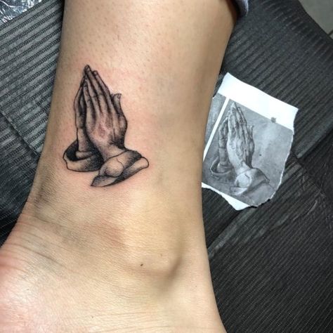 Small Praying Hands Tattoo, Prayer Hands Tattoo, Praying Hands Tattoo Design, A Friend, Small Rib Tattoos, Praying Hands Tattoo, Hands Tattoo, Unusual Tattoo, Small Finger Tattoos