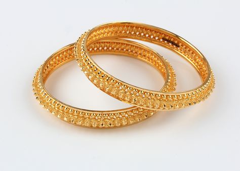 Bangel Design, Png Light, Gold Kangan, Simple Gold Bangle, Antique Gold Bracelet, 22k Gold Bangles, Plain Jewelry, Temple Jewellery Earrings, Gold Temple Jewellery