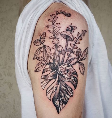 Neo Traditional Monstera Tattoo, Monstera Shoulder Tattoo, Verigated Monstera, Monstera Tattoo Sleeve, Monstera Tattoo Design, Tattoo Rework, Monstera Leaf Tattoo, Lace Flower Tattoos, Monstera Tattoo