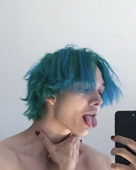 Boys Dyed Hair, Turquoise Hair Color, Mens Blue Hair, Boys Blue Hair, Teal Hair, Turquoise Hair, Dyed Hair Inspiration, Emo Hair, Cut My Hair