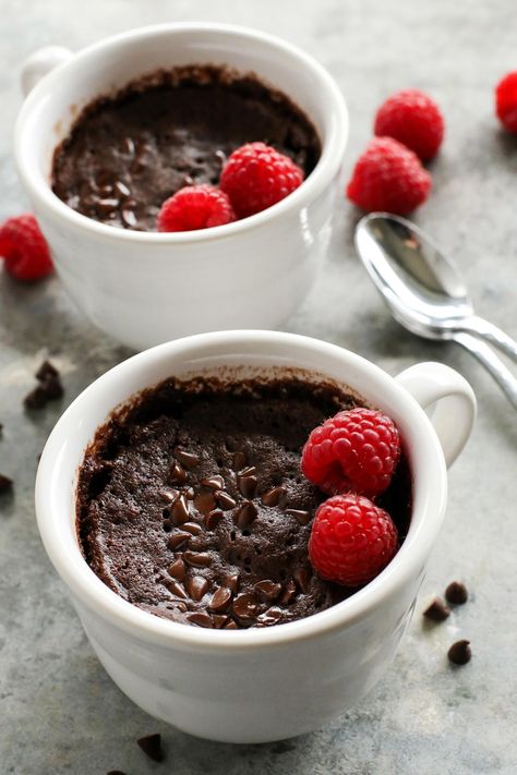 Gooey Chocolate Mug Cake for Two from afarmgirlsdabbles.com - This mug cake is incredibly easy to make, with butter and no eggs. In less than 15 minutes, you'll have two crazy delicious servings of warm chocolate cake, ready to eat! #mug #cake #chocolate #cup #microwave #easy Gooey Chocolate Mug Cake, Love Desserts, Paleo Mug Cake, Cassava Flour Recipes, Gooey Chocolate Cake, Cake For Two, Easy Mug Cake, Perfect Chocolate Cake, Chocolate Cake Recipe Moist