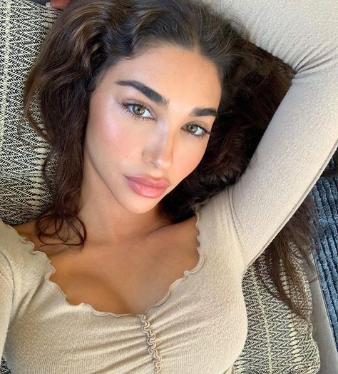 Chantel Jeffries, Pretty Makeup, Cute Makeup, Beautiful Woman, Pretty Face, Makeup Inspiration, Natural Makeup, Beauty Women, Pretty People