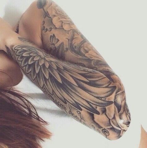 Octopus Tattoos, Female Tattoos, Marvel Tattoos, Wing Tattoo, Cat Tattoos, Inspiration Tattoos, Body Tattoo, Butterfly Tattoos, Tiny Tattoo