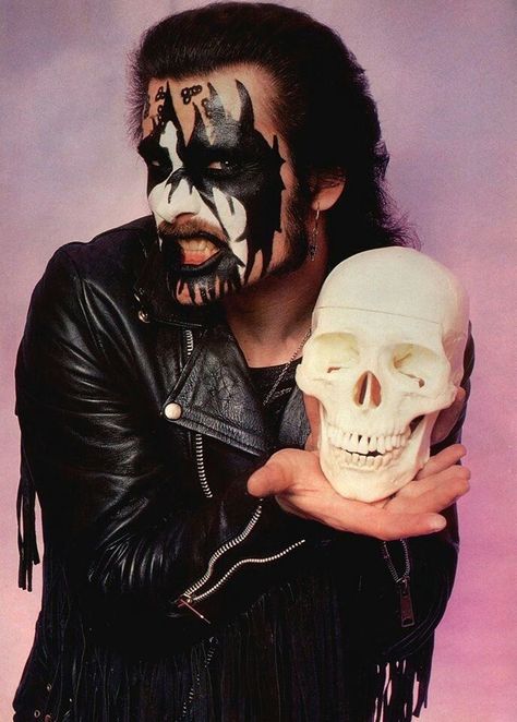 King Diamond Mercyful Fate, Pantera Band, Mercyful Fate, Dark Visions, Wall Pics, King Diamond, Heavy Metal Art, Famous Musicians, Heavy Metal Rock