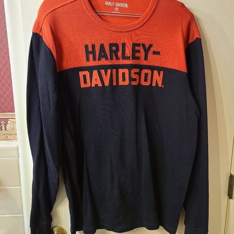 Harley-Davidson Men's Cotton Black & Orange Sweater Size Extra Large Very Good Condition Hardly Worn Orange Sweater, Orange Sweaters, Harley Davidson Men, Sweaters Crewneck, Black Orange, Orange Black, Harley Davidson, Sweater Sizes, Extra Large