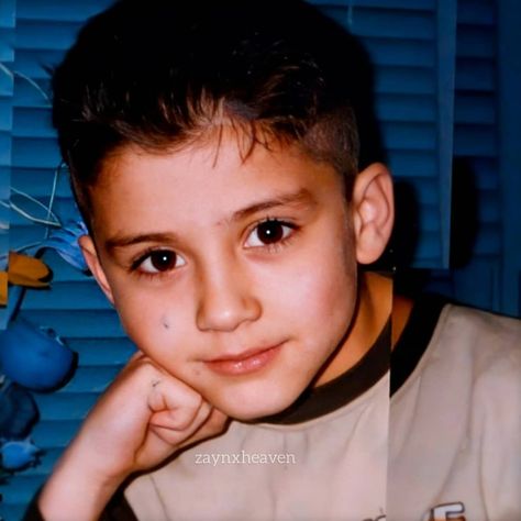 Celebrity Baby Pictures, Gambar One Direction, Zayn Malik Photos, Zayn Malik Pics, One Direction Photos, Childhood Photos, One Direction Pictures, Instagram Baby, X Factor