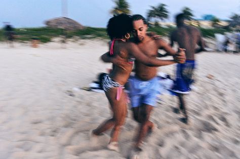 Dancing kizomba Kompa Dance Aesthetic, Dancing In A Gazebo Aesthetic, Kompa Dance, Samba Dance Aesthetic, Cuba Dance, Kizomba Dance, Cabo Verde, Dancing Aesthetic, Sun Set