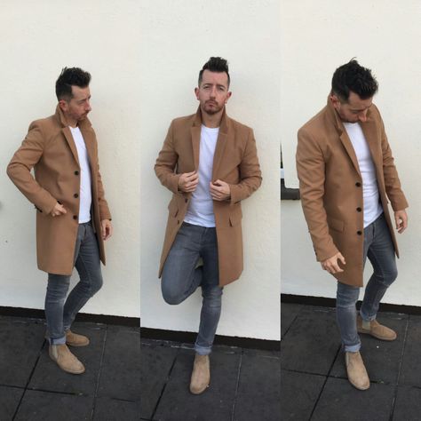 Mens Tan Peacoat Outfit, Camel Coat Men, Tan Overcoat, David Beckham Style Outfits, Peacoat Outfit, Black Men Fashion Urban, Mens Vest Fashion, Outfit Hombre, Formal Men Outfit