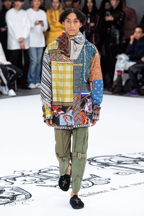 Children of the discordance Tokyo Spring 2020 Collection - Vogue Tokyo Spring, Unisex Looks, Best Mens Fashion, Vogue Germany, Illustration Fashion Design, Upcycled Fashion, 2020 Fashion, Patchwork Dress, Fashion Show Collection