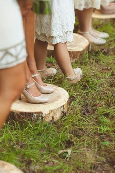 Your bridesmaids will love you for helping them keep their heels above ground! +10 Outside of the Box Outdoor Wedding Ideas Fun Wedding Decor, Modern Wedding Decor, Beautiful Wedding Decorations, Aisle Runner, Outdoor Wedding Decorations, North Carolina Wedding, Outside Wedding, Wedding Aisle, Outdoor Wedding Ceremony