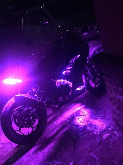 Purple Motorcycle, Image Moto, Violet Aesthetic, Motorcycle Aesthetic, Purple Wall Art, Purple Vibe, New Retro Wave, Lavender Aesthetic, Purple Rooms