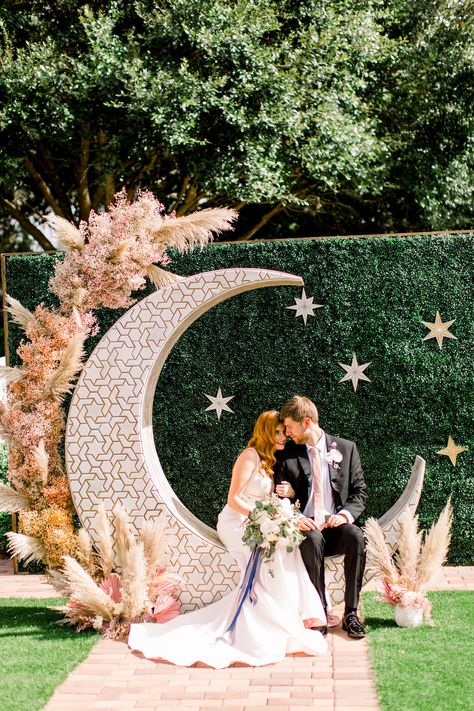 Florida Ocean, Orlando Wedding Venues, Fake Wedding, Moon Wedding, Wedding Exits, Photos Booth, Celestial Wedding, Moroccan Wedding, Event Stand