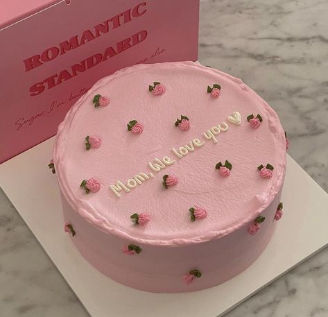 19th Birthday Cakes, Minimalist Cake, Bts Cake, 18th Cake, Vintage Birthday Cakes, Pinterest Cake, Cake Aesthetic, Aesthetic Color, Mini Cakes Birthday