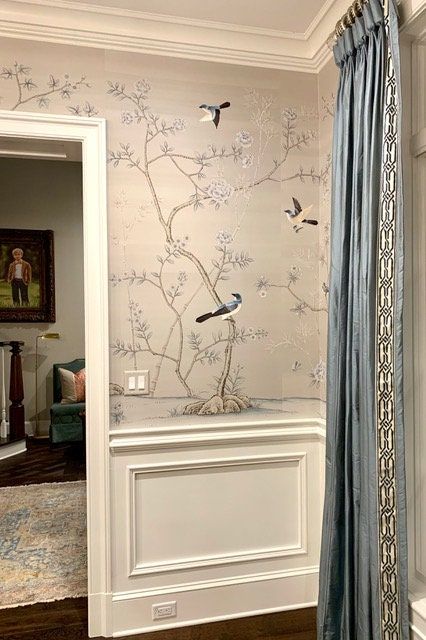 Chinoiserie Wallpaper Dining Room, Framed Wallpaper Panels, Blue Chinoiserie Wallpaper, Grey Wallpaper Bedroom, Chinoiserie Wallpaper Panels, Foyer Wallpaper, Chinoiserie Interior, Wallpapered Entryway, Hallway Wallpaper