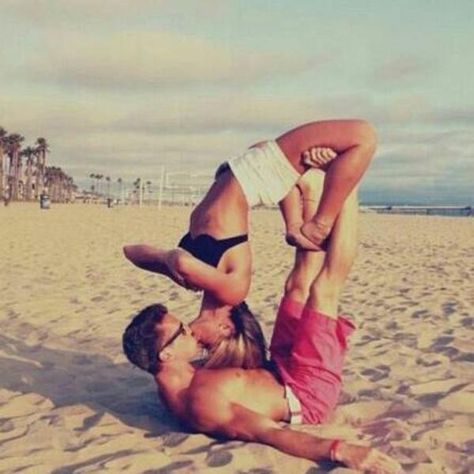 Relationship Goals? | #RelationshipGoals | Know Your Meme Three Person Yoga Poses, Acrobatic Tricks, 3 Person Yoga Poses, Couple Yoga, Couples Yoga Poses, Acro Yoga Poses, Yoga Challenge Poses, Beginner Poses, Partner Yoga Poses