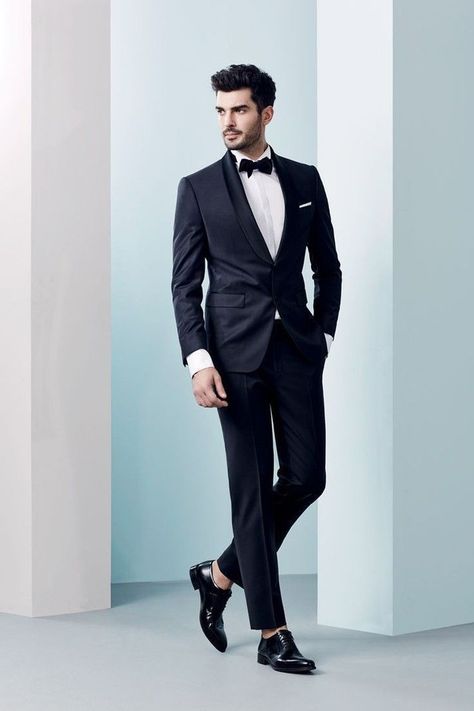 Most Trendy Fashioned of Men Fashion Outfits https://youtu.be/gahLGI2wrpg Groom Solo Poses, Men Fashion Outfits, Tuxedo Design, Men Suit Wedding, Pose Pengantin, Boys Blazer, Business Casual Attire For Men, Groom Photoshoot, Black Range